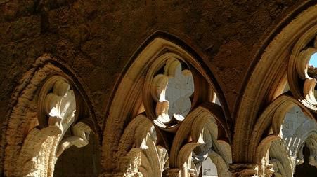 le cloître de la Collégiale de La Romieu, un jour de grand soleil !